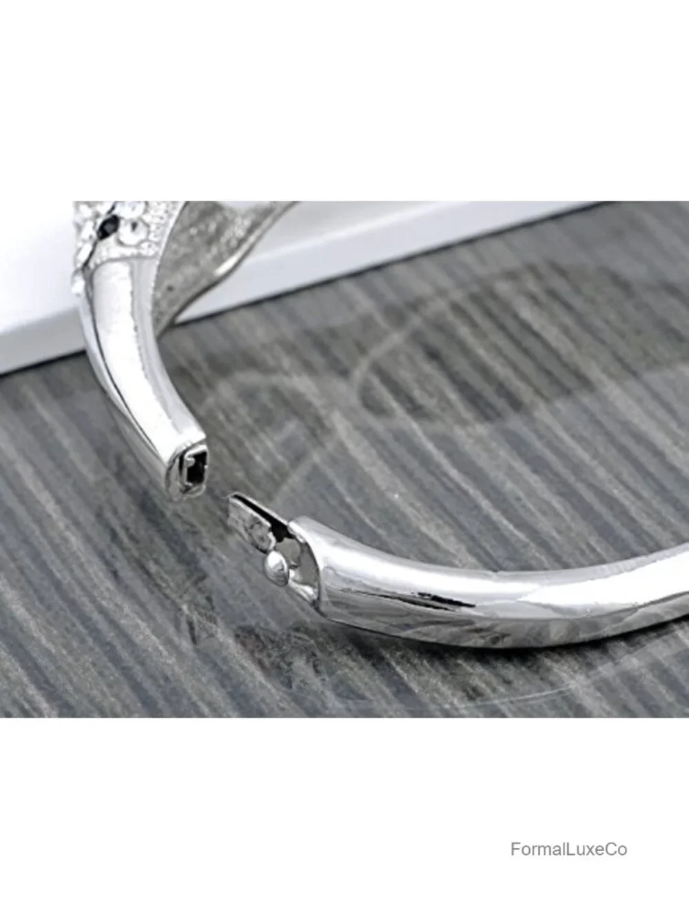 Twin Lion Cuff Bracelet Bangle Rhinestone Alloy Jewelry